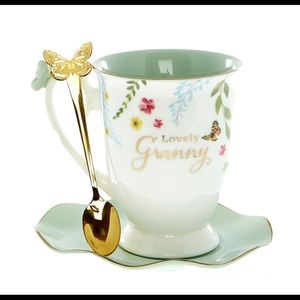 Beautiful Granny Teacup, Saucer & Spoon Set, perfect for a gift!